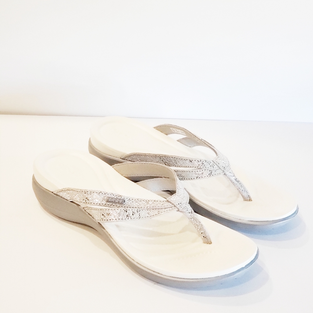 Crocs Women’s Capri Strappy Flip Flop Sandals